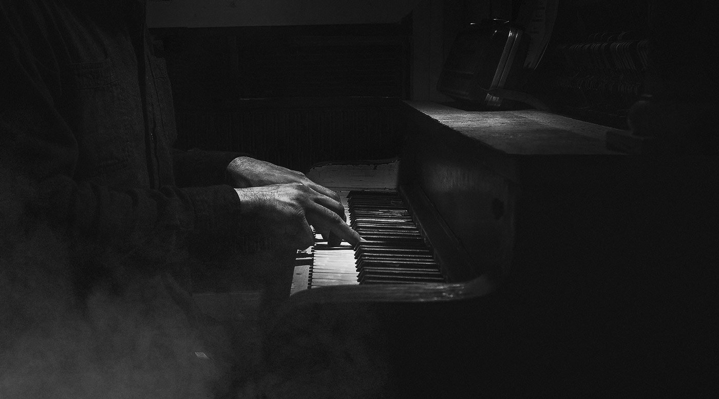 Paul Lorenz's hands at the piano